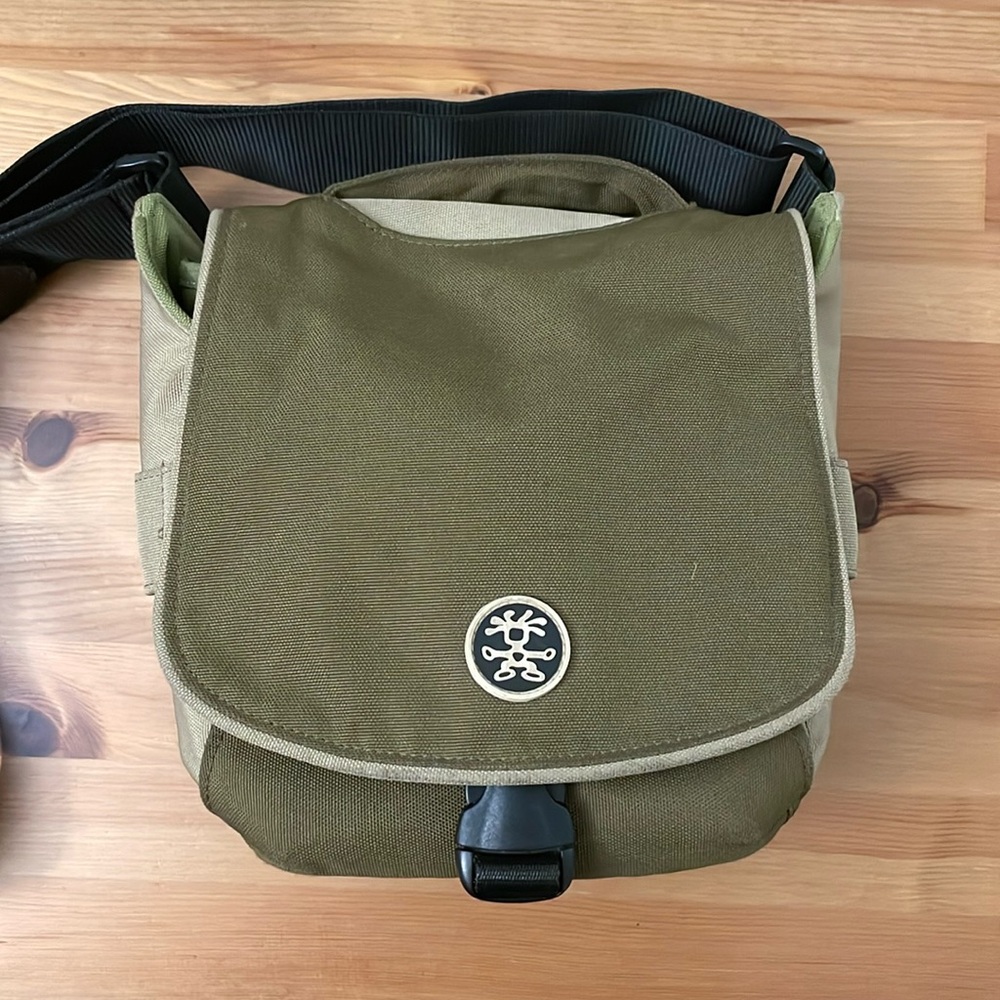 Crumpler The Four Million Dollar Home photo camera bag